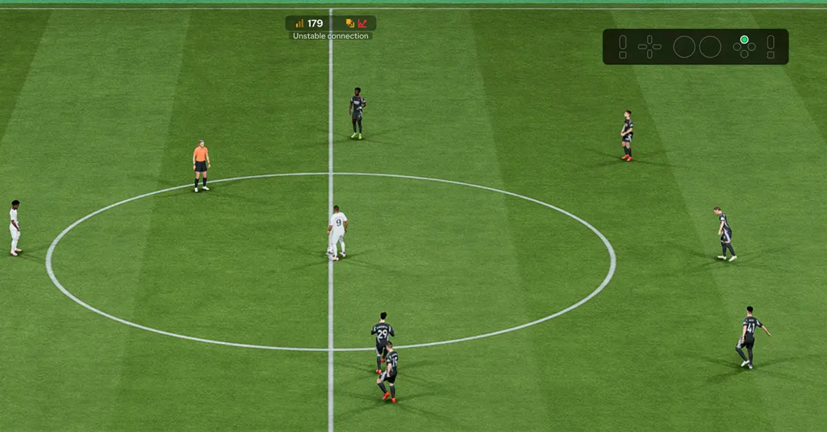 Jogadores do Real Madrid e Manchester City alinhados no EA Sports FC 26 sob as luzes do estádio