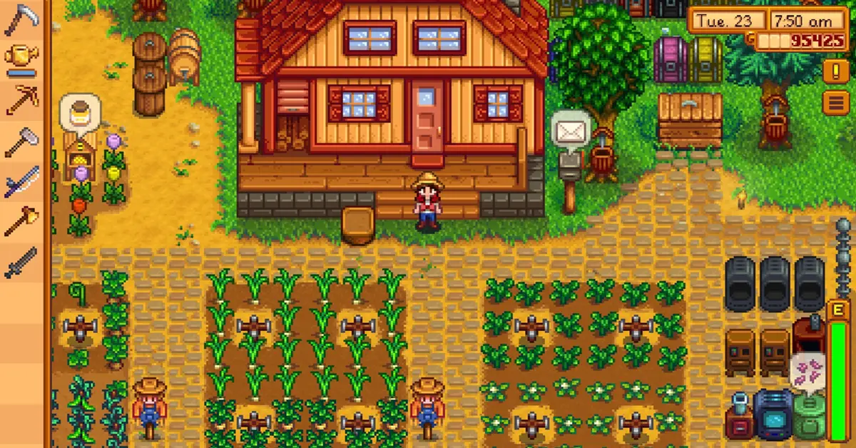 Uma vista detalhada de uma quinta altamente organizada em Stardew Valley, com aspersores avançados e colheitas maduras.