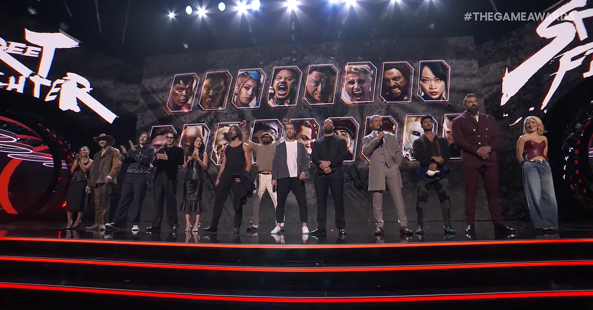 O elenco do filme Street Fighter 2026 no palco dos TGA 2025